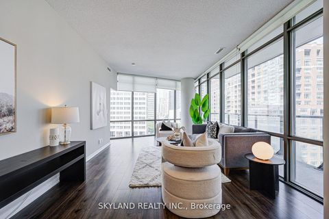 Photo 26 at 805 - 832 Bay Street, Bay Street Corridor, Toronto