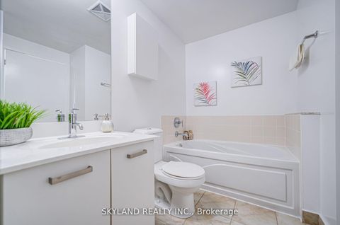 Photo 35 at 805 - 832 Bay Street, Bay Street Corridor, Toronto