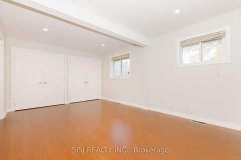 Photo 3 at 14190 Yonge Street, Aurora Estates, Aurora