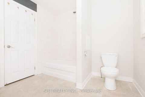 Photo 5 at 14190 Yonge Street, Aurora Estates, Aurora