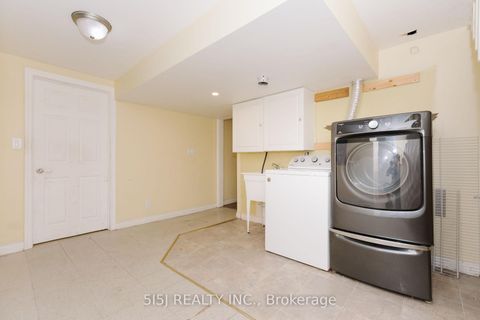 Photo 8 at 14190 Yonge Street, Aurora Estates, Aurora