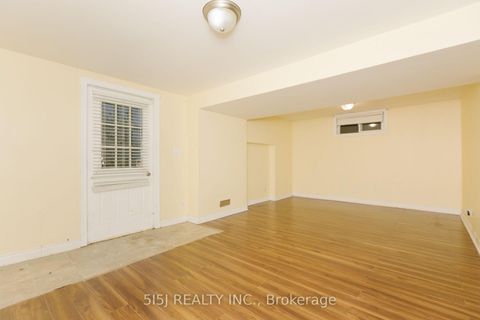 Photo 14 at 14190 Yonge Street, Aurora Estates, Aurora