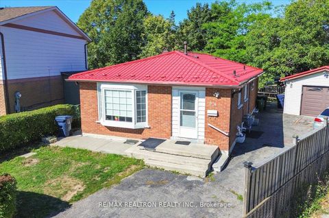 Photo 2 at 64 Crittenden Square, Malvern, Toronto