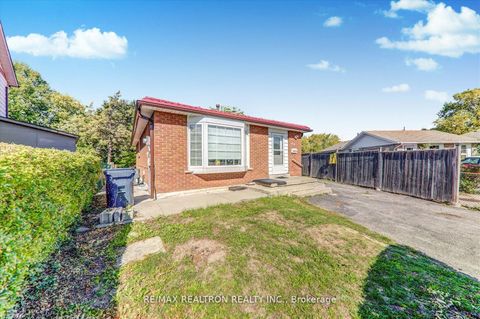 Photo 7 at 64 Crittenden Square, Malvern, Toronto