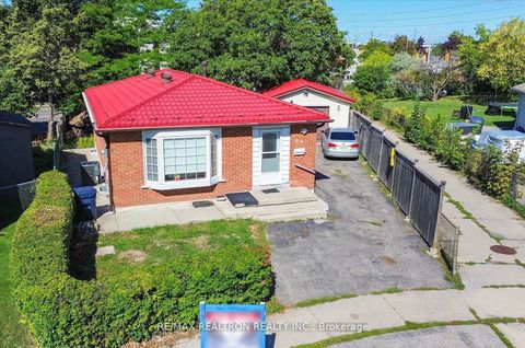 Photo 8 at 64 Crittenden Square, Malvern, Toronto