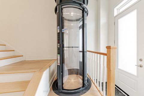 Photo 4 at 78 Brookfam Street, Rural Richmond Hill, Richmond Hill