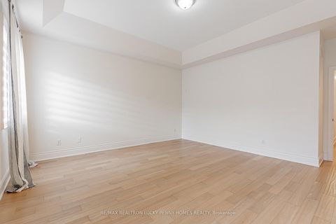 Photo 33 at 78 Brookfam Street, Rural Richmond Hill, Richmond Hill