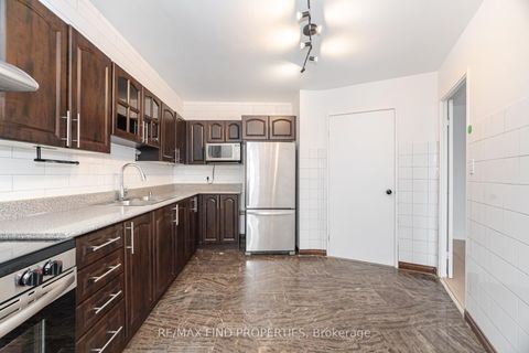 Photo 9 at 301 - 5 Shady Golfway, Flemingdon Park, Toronto