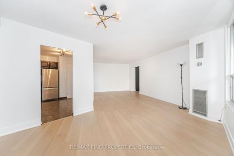 Photo 12 at 301 - 5 Shady Golfway, Flemingdon Park, Toronto