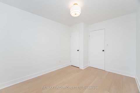 Photo 23 at 301 - 5 Shady Golfway, Flemingdon Park, Toronto