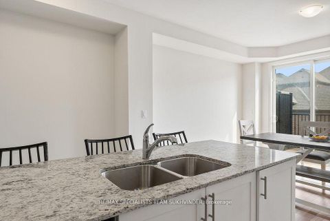 Photo 17 at 3243 Sixth Line, GO Glenorchy, Oakville