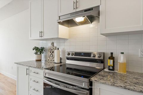 Photo 18 at 3243 Sixth Line, GO Glenorchy, Oakville