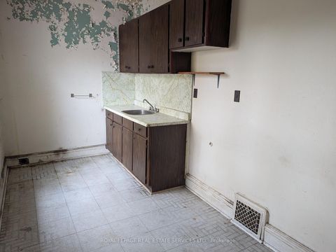 Photo 8 at 529 Gladstone Avenue, Dufferin Grove, Toronto