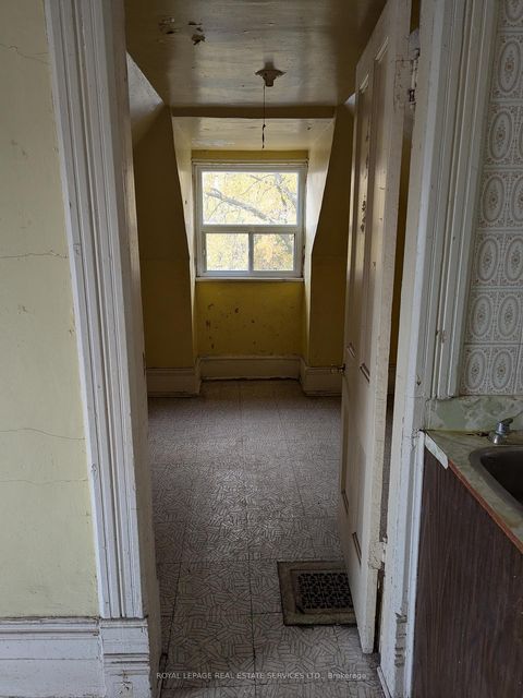 Photo 9 at 529 Gladstone Avenue, Dufferin Grove, Toronto