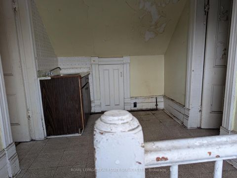 Photo 11 at 529 Gladstone Avenue, Dufferin Grove, Toronto