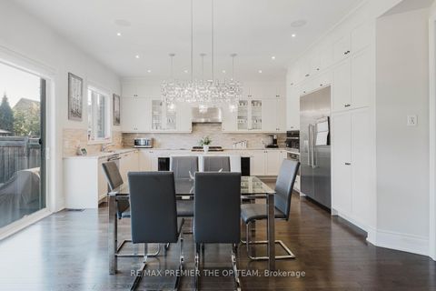 Photo 13 at 70 Torgan Trail, Kleinburg, Vaughan