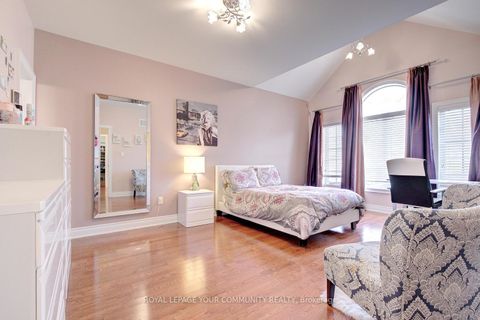 Photo 28 at 58 Michael Fisher Avenue, Patterson, Vaughan