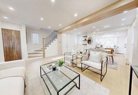 Photo 5 at 547 Melrose Avenue, Nortown, Toronto