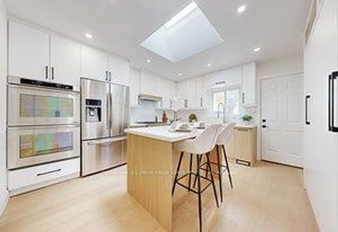 Photo 10 at 547 Melrose Avenue, Nortown, Toronto