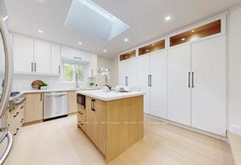 Photo 11 at 547 Melrose Avenue, Nortown, Toronto