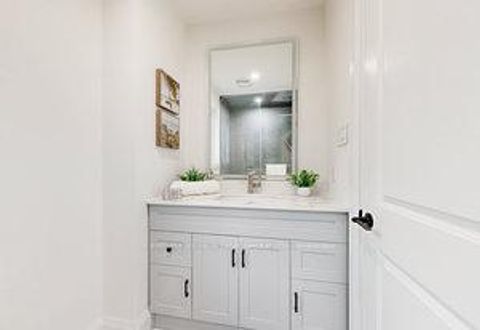 Photo 14 at 547 Melrose Avenue, Nortown, Toronto