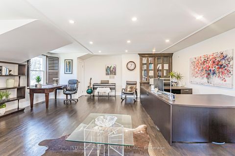 Photo 7 at 6 Penwood Crescent, Don Mills, Toronto