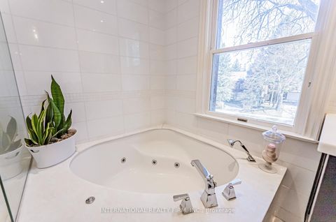 Photo 12 at 6 Penwood Crescent, Don Mills, Toronto