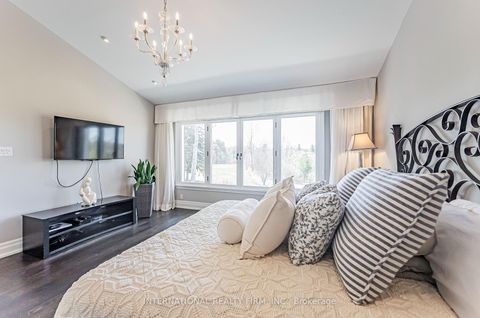 Photo 24 at 6 Penwood Crescent, Don Mills, Toronto