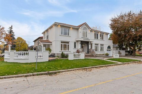 Photo 2 at 92 Cocksfield Avenue, Bathurst Manor, Toronto