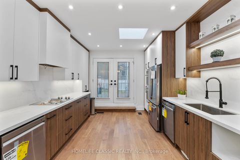 Photo 30 at 92 Cocksfield Avenue, Bathurst Manor, Toronto