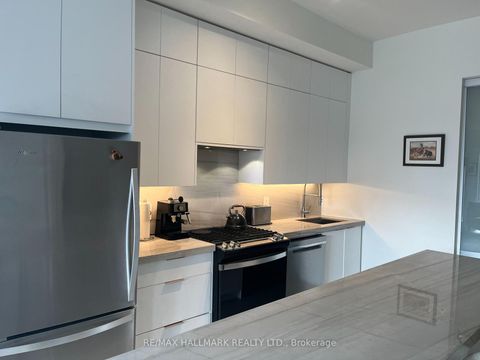 Photo 3 at 313 - 495 Logan Avenue, North Riverdale, Toronto