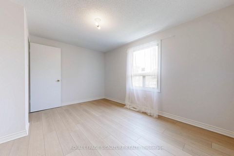 Photo 11 at 35 Crittenden Square, Malvern, Toronto