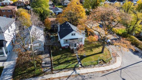 Photo 4 at 41 Bexhill Avenue, Birchmount, Toronto