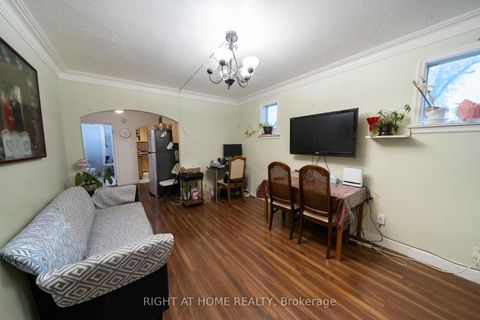 Photo 13 at 41 Bexhill Avenue, Birchmount, Toronto