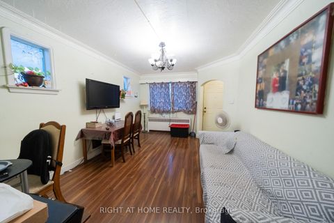 Photo 14 at 41 Bexhill Avenue, Birchmount, Toronto