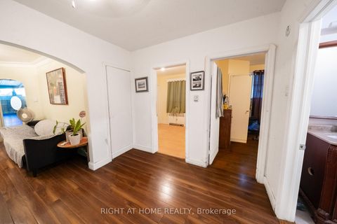 Photo 16 at 41 Bexhill Avenue, Birchmount, Toronto