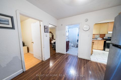 Photo 18 at 41 Bexhill Avenue, Birchmount, Toronto