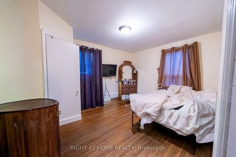 Photo 20 at 41 Bexhill Avenue, Birchmount, Toronto