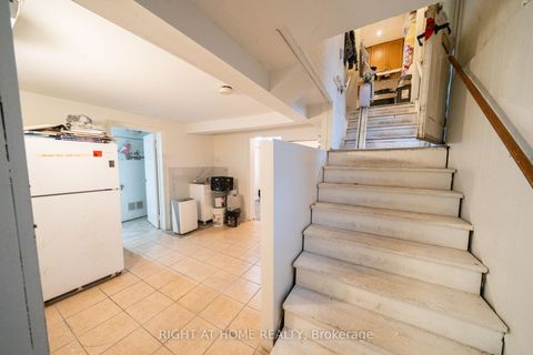 Photo 27 at 41 Bexhill Avenue, Birchmount, Toronto