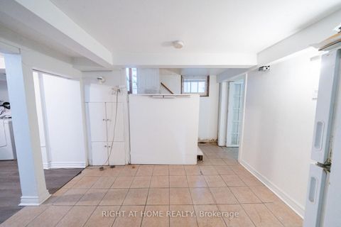 Photo 33 at 41 Bexhill Avenue, Birchmount, Toronto