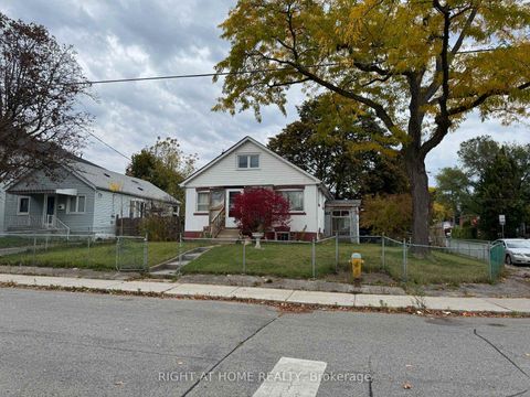 Photo 43 at 41 Bexhill Avenue, Birchmount, Toronto