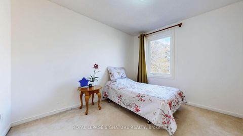 Photo 18 at 44 - 740 Kennedy Road, Ionview, Toronto