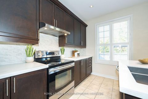 Photo 23 at 68 Lady Angela Lane, Patterson, Vaughan