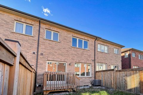 Photo 46 at 14 TWINFLOWER Lane, Oak Ridges Lake Wilcox, Richmond Hill