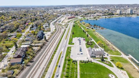 Photo 2 at 82 Melinda Crescent, Allandale, Barrie