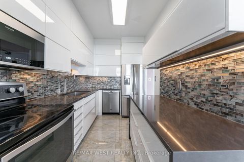 Photo 14 at PH5 - 5 Massey Square, Crescent Town, Toronto