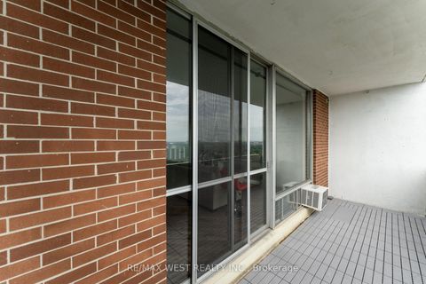 Photo 24 at PH5 - 5 Massey Square, Crescent Town, Toronto