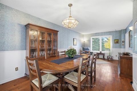 Photo 11 at 12 Lippincott Court, North Richvale, Richmond Hill