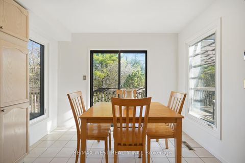 Photo 18 at 12 Lippincott Court, North Richvale, Richmond Hill