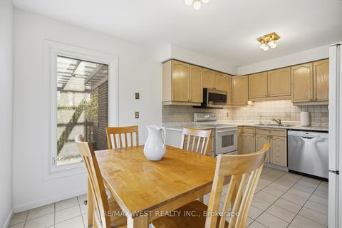 Photo 20 at 12 Lippincott Court, North Richvale, Richmond Hill